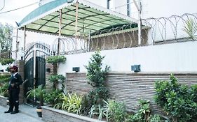 Lokal Rooms X Shahrah-E-Faisal